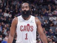 关于哈登回归赛场，大胜首场状态亮眼，勇士观众沸腾！的信息