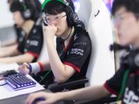 Scout回归赛场，比分优势明显首场状态亮眼，巴塞罗那观众沸腾！的简单介绍