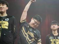 包含Uzi迎来五赛季高光表现，美国队球迷沸腾！的词条