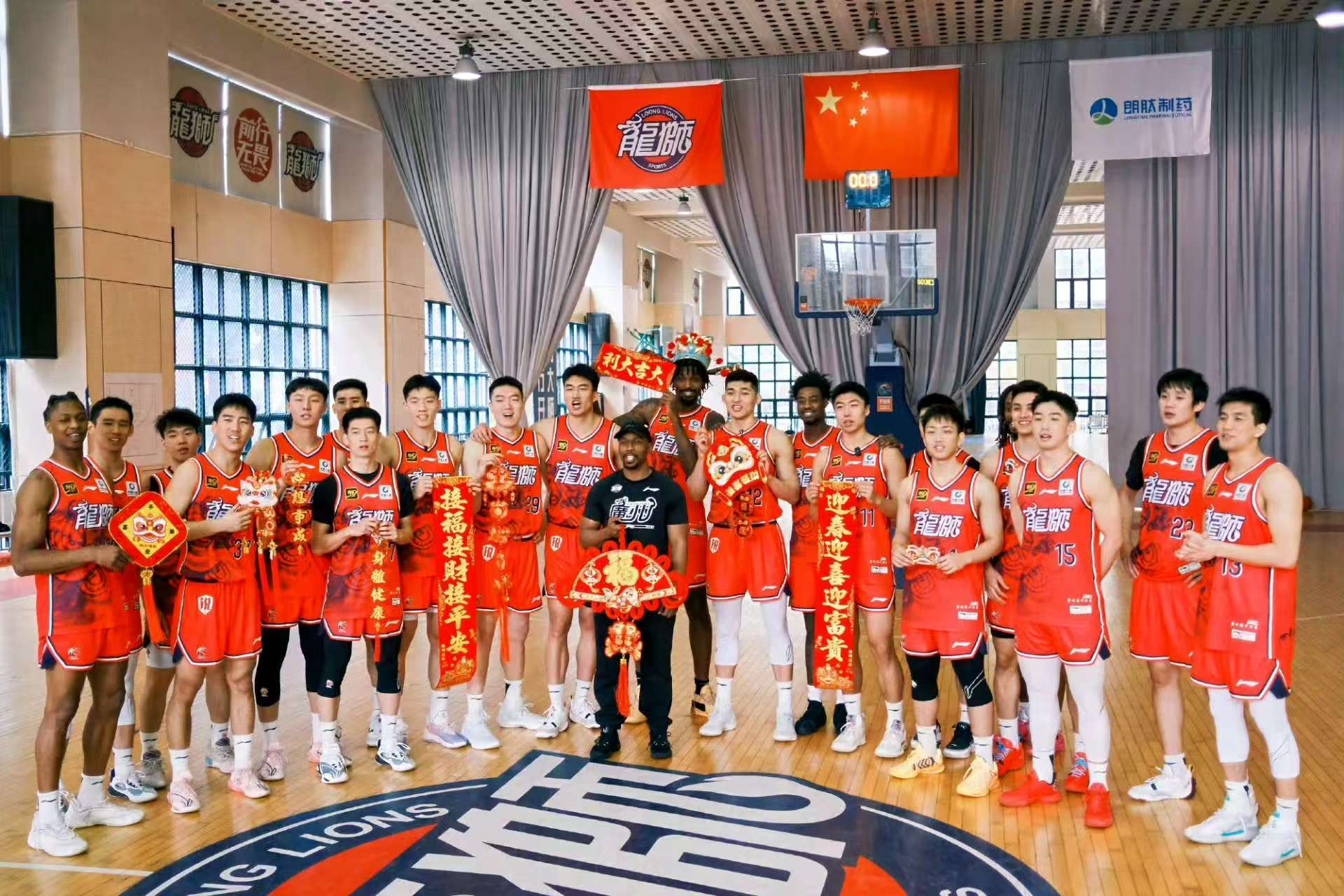 广州队转会期远射贴柱，志在欧篮联名次提升，信心回归，身体对抗强度拉满(篮框还是篮筐哪个正确)