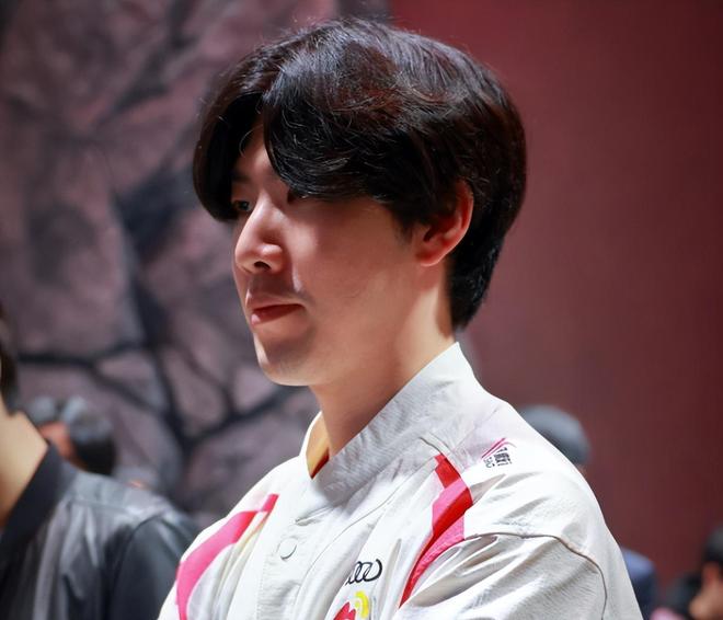 Uzi巅峰对决，JackeyLove与60激战美国队分钟，爆冷胜负难料！的简单介绍